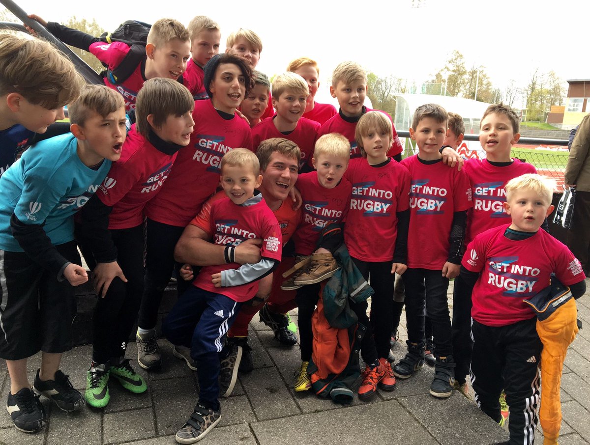 RugbyDenmark's tweet photo. Captain Mackeprang with friends!
#DENXV #RUGBYdk #CoreValues #RugbyBuildsCharacter #GetIntoRugby #GrowingTheGame https://t.co/M7rS8Tx7Hd