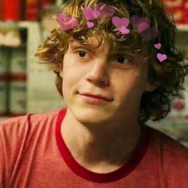 Boy Crushes On Twitter Evan Peters