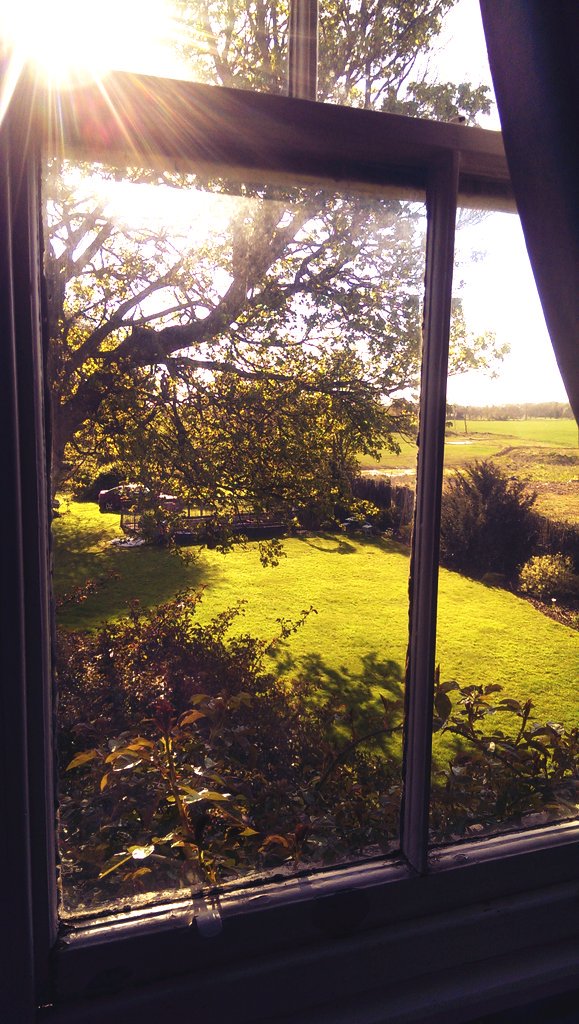 TobyLaurence's tweet image. Top day filming yesterday @TaleSmugglers @LydiaLakemoore @ArmanMantella! Views from our beautiful country lodgings.