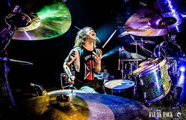 OORer1096900's tweet photo. 6月27日はTomoyaの誕生日!!
Tomoyaは最高のドラマーです😆
なので、6月27日までに627RT目指したいと思います！

#Tomoyaの誕生日祝う人RT 
#ワンオク好きな人RT 
#ONEOKROCK https://t.co/Cg6StOBPjA