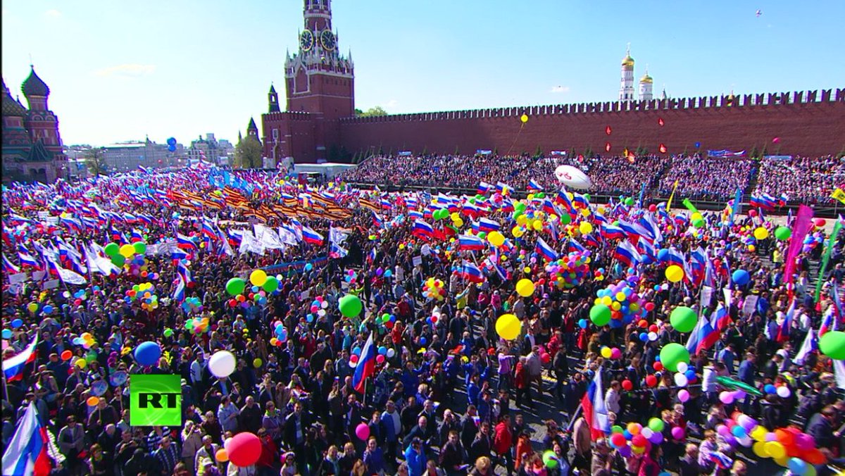 RT_com's tweet photo. WATCH LIVE: Trade unions march through Moscow on May Day https://t.co/6YCLHROBdA https://t.co/fUfOCpaWkX