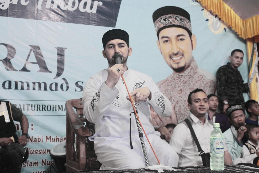 AFC_IMY's tweet photo. Acara tadi mlm @ustad_alhabsyi @alhabsyiFans https://t.co/aLSkQ0EUhv