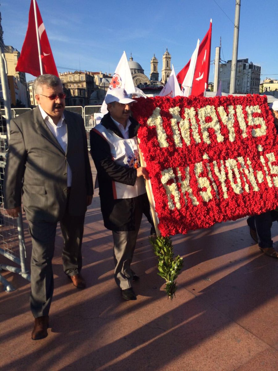 Pakdenizis's tweet photo. Sembol olan Taksim Meydanında @Aksiyonisci ler olarak oradaydık. https://t.co/VWLoL2DXrN