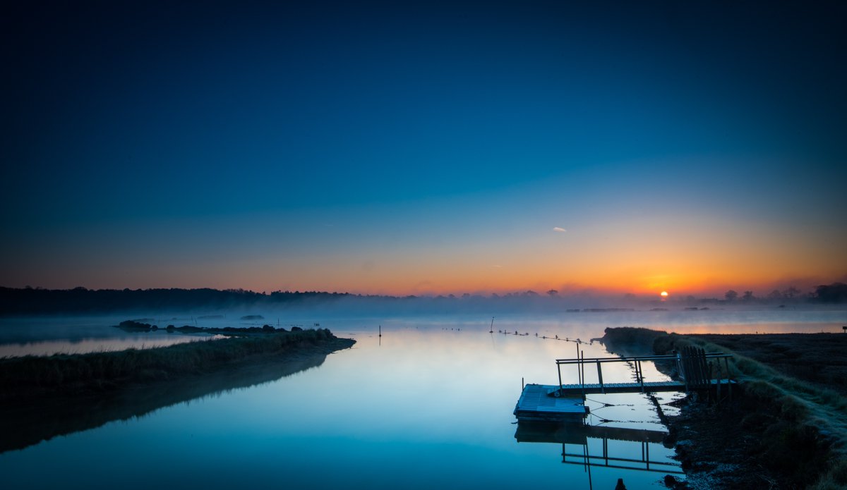 glyndcollins's tweet photo. @Visit_Suffolk @allaboutsuffolk @LoveSuffolkSky Blythburgh 5.30am today!! we are truly blessed y'all!! https://t.co/9JLZuZclo0
