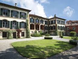 slunghi's tweet photo. Villa #Vigoni a #Loveno di #Menaggio sul lago di #Como ospita l'incontro italo tedesco https://t.co/g1PzliuF7f