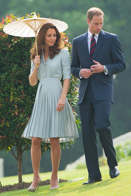 BritishVogue's tweet photo. As she makes her Vogue debut, chart the Duchess of Cambridge's life in fashion https://t.co/4EIgqTbLAX https://t.co/Eit5FkJkPm