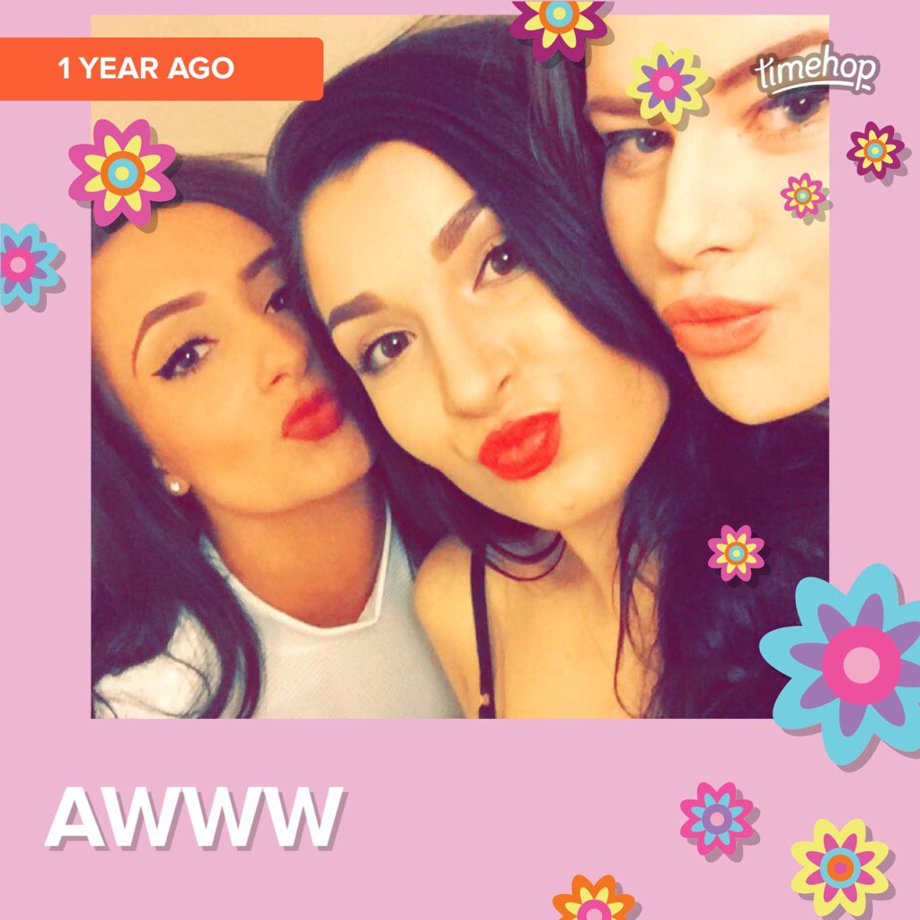 LucyCottagee's tweet photo. Awww #timehop @ell_rodger @_Alicejenkins 💞😭miss u both https://t.co/2F6PNBfM3z