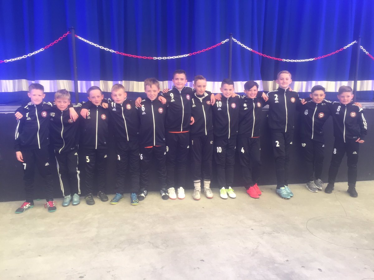 Aveley fc previously u18 (@aveleyu18seja) on Twitter photo Big thank you to <a href="/BPSCRAP/">B&P SCRAP & SPARES</a> for sponsoring our new tracksuits the boys look great Big thank you to <a href="/BPSCRAP/">B&P SCRAP & SPARES</a> for sponsoring our new tracksuits the boys look great