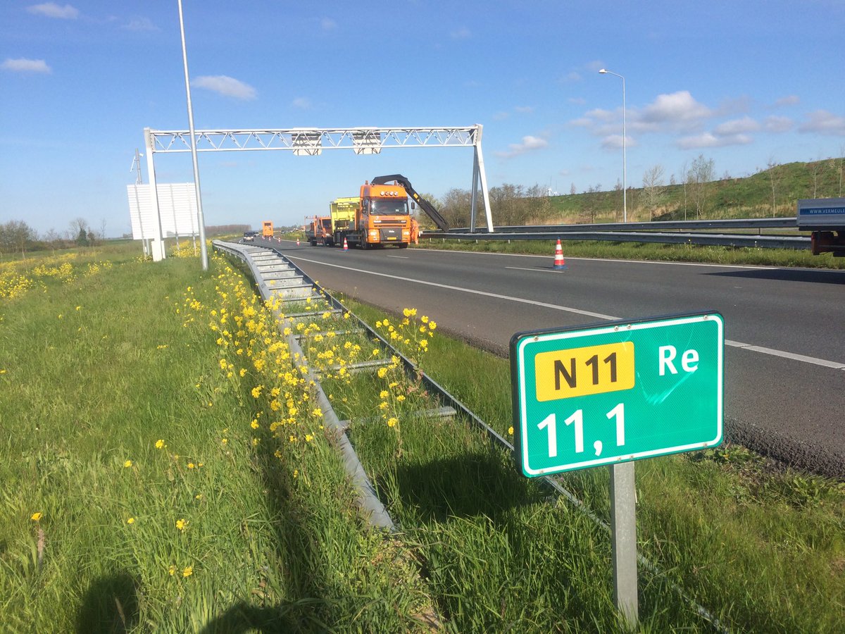 gwoonArthur's tweet photo. #N11 Re 11,1 ri Utrecht geleiderailschade in de middenberm is weer hersteld,verkeersmaatregel is weer van de weg. https://t.co/GfHWWjaHr4