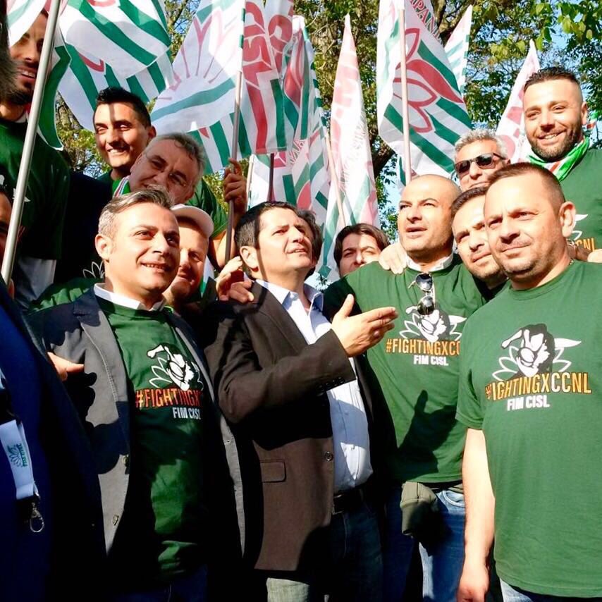 terraccianoFim's tweet image. #FIM Cisl @BentivogliMarco @FurlanAnnamaria @FIMCislStampa &quot;Siamo qui&quot;! Nel Cuore di Napoli W i lavoratori!!
