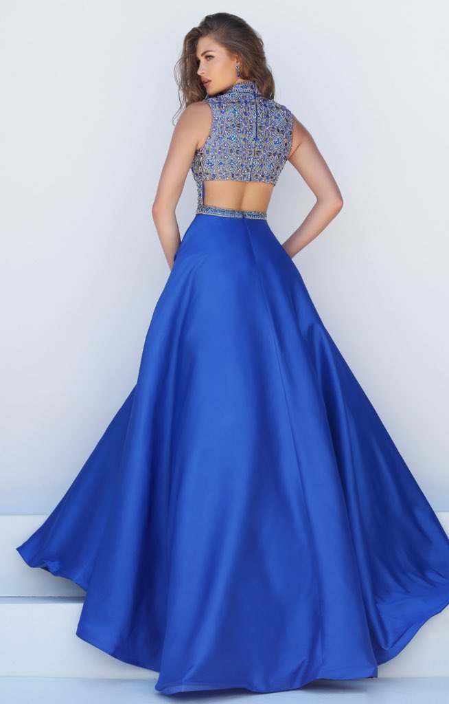 IN NEED OF A PROM DRESS on The Hunt IN NEED OF A PROM DRESS on The Hunt