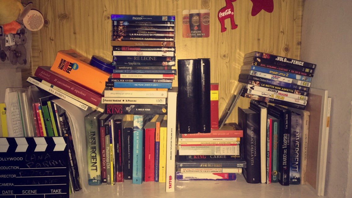 antiproiettili's tweet photo. #storyofmylife #myroom #nerd #telefilmaddicted #bookaddicted #filmaddicted 🤘🏻 https://t.co/hU9GpfRznD