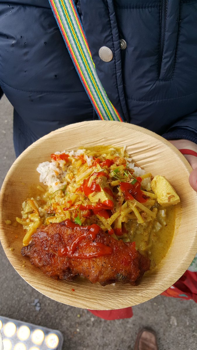 Andyb1930's tweet photo. @SaiBuddhaBelly fantastic green and yellow curries, never disappoints👍😆 https://t.co/OKMLSTubRu