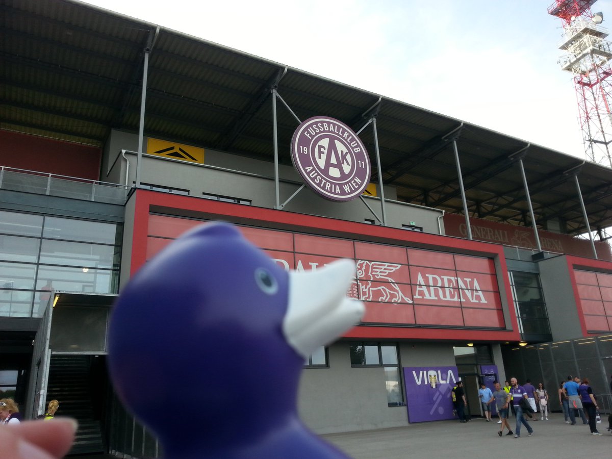 violet_duck's tweet photo. alle ins #HORRSTADION zum dosenschiessen... #noch3Spiele #antiRB #fuckRB #aw1911 #forzaviola #VPS #faklive https://t.co/0hIBYMOfrP
