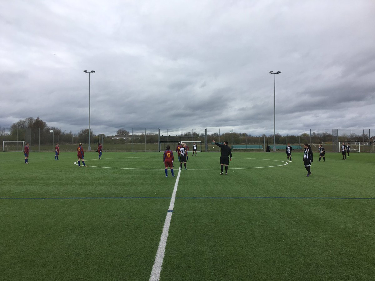 CramUtdLadies's tweet photo. Kick off a little bit later then planned but we're off! #womensfootball https://t.co/LcRZxSBKxL