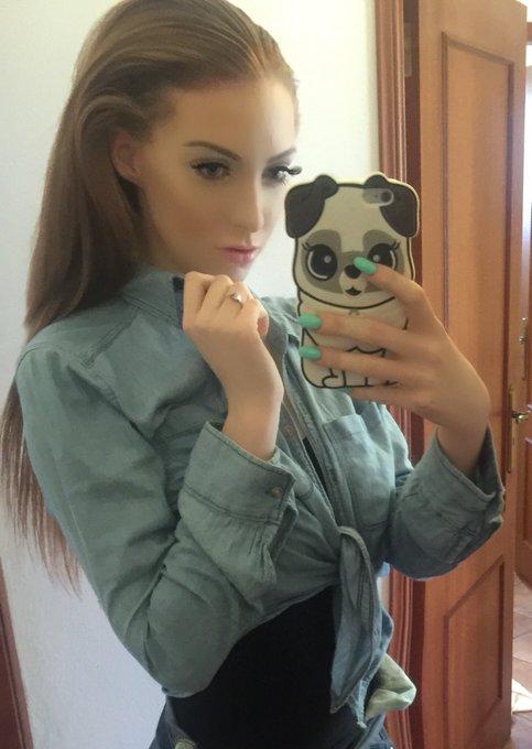 Shoot shoot shooting in Portugal for @hayleyssecrets @OnlyNylons &amp; @skintightglam 🙌🏻 https://t.co/Vy<a class="tags" href="/tag/hayleyssecrets">@hayleyssecrets</a>