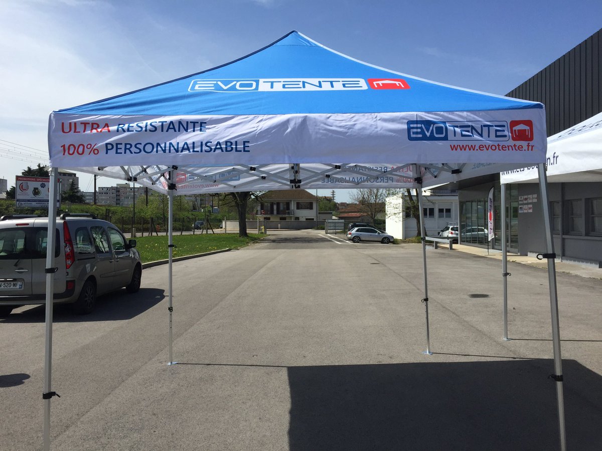 Evotente's tweet image. EVOTENTE mini : la 3mX3m qu'on emmène partout ... Meme dans un petit véhicule !
Et un mini prix à partir de 500 € HT