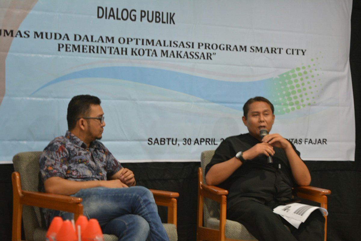 Dialog Publik "Peran Humas Muda Dalam Optimalisasi Program Smart City Pemkot Makassar". Sabtu (30/04),kemarin. #IDEA