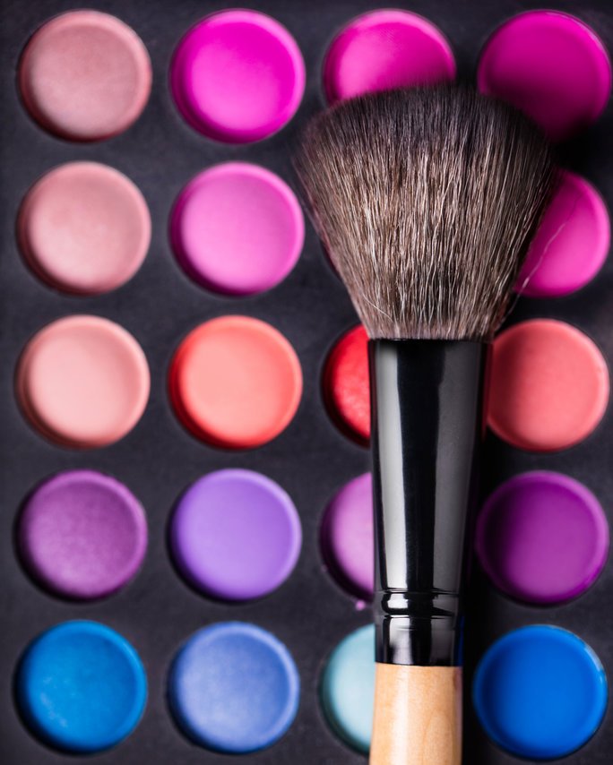 People are willing to spend how much on the #rainbowprismhighlighter?! trib.al/awAS0Na