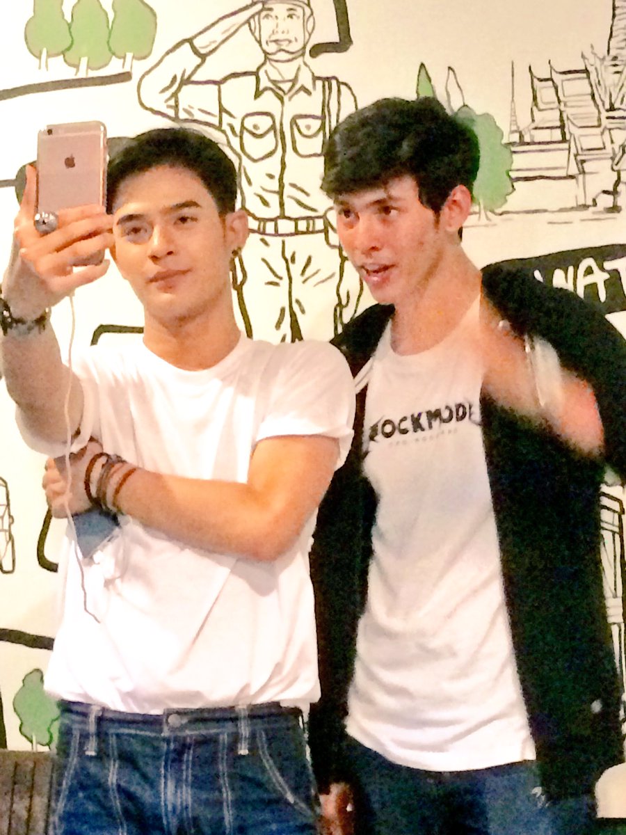 yainoooo's tweet photo. @MariewAF12 @Benzji_af12  👏🏽👏🏽👏🏽ปรบมือสิคะ รออะไร เก่งๆๆทำอีก ขุดรูปในมือถืออ่ะมาเป็นของรางวัล ฉันเห็นมีรูปเด็ดๆเยอะ https://t.co/8Tphs5HLn8