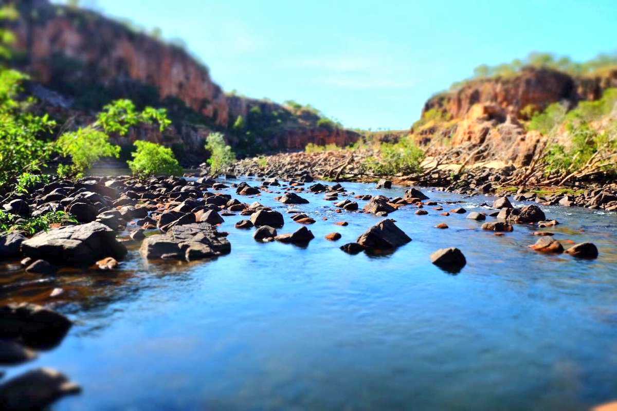 travelmehappy's tweet photo. Toujours plus de paysages de rêve et de moments inoubliables partagés avec la team #explorersway 💙 #NTaustralia https://t.co/Q6TbuYjSko