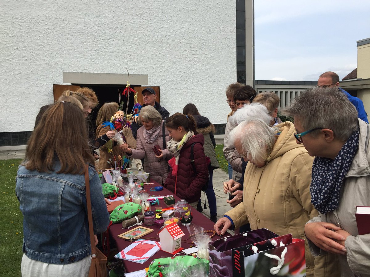 HerzJesuIN's tweet photo. Basar der #Firmlinge https://t.co/xOocxRa46x