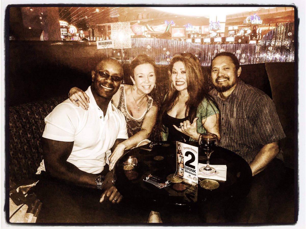 da_loca_pina's tweet photo. Another great night out with Frank &amp; Julie.😋🍴🎶💕 ...dinner and dancing! #eastsidecannery #marilynslounge #queenaries https://t.co/uE5kwNzVro