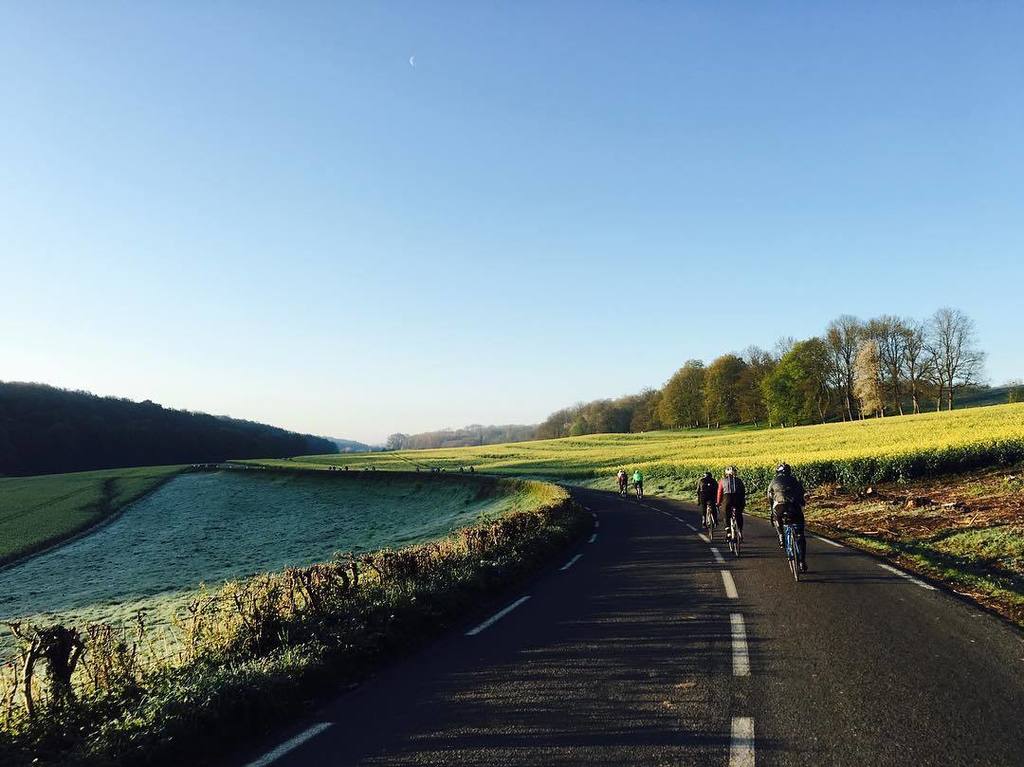 cycleL2P24's tweet photo. Empty roads and blue skies. Perfect cycling conditions on today's long leg. #L2P24 #onelif… https://t.co/VI5zSme4hK https://t.co/yqZJzmC5Ra
