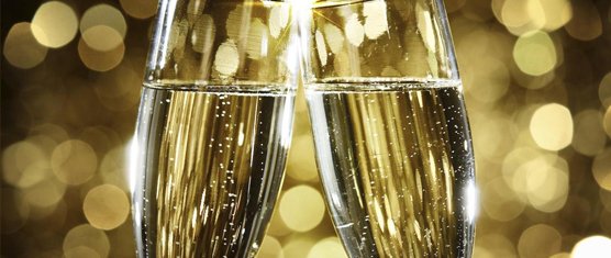 Not booked for #GPOAT yet? Do so this #BankHoliday &amp; get a free bottle of bubbly! Info here storyhouse.com/free-bubbly-th…