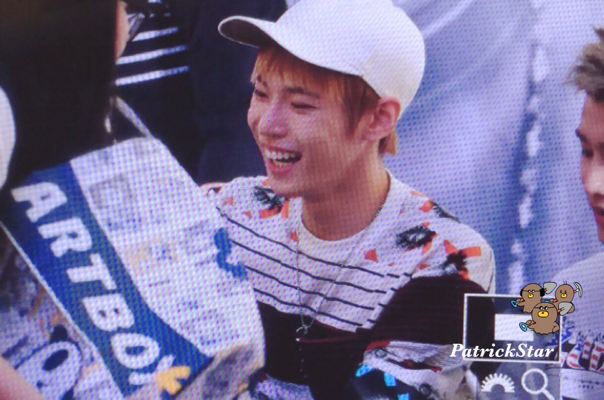 dy_patrickstar's tweet photo. 160501 🐰🐰🐰🐰 #NCTU #도영 https://t.co/wb6RtOwbQR