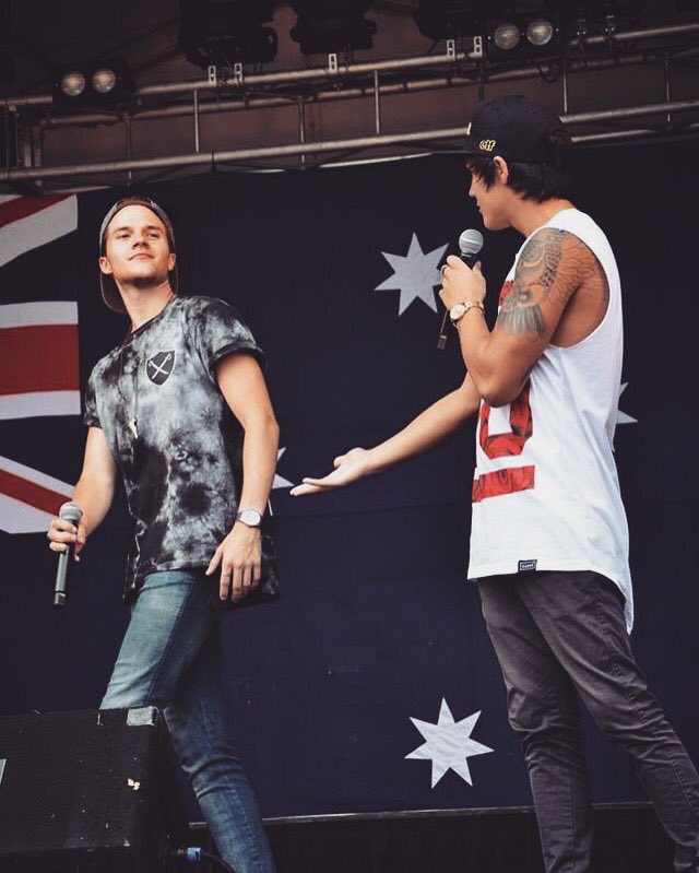 BrockJays's tweet photo. Caption this!!! #Throwback @TyroneGWAT @soundslikeWAT https://t.co/6VVWrdBqmy