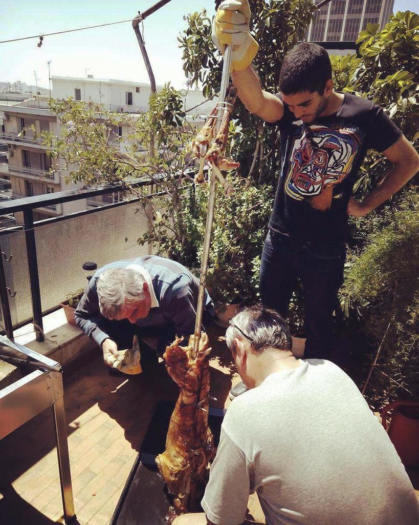 AthensInsta's tweet photo. Χρόνια πολλά σε ολους και Χριστός ανέστη #pasxa2016 by marios_kontoleon https://t.co/dpKJfQPqvy https://t.co/nP7qNJVgjJ