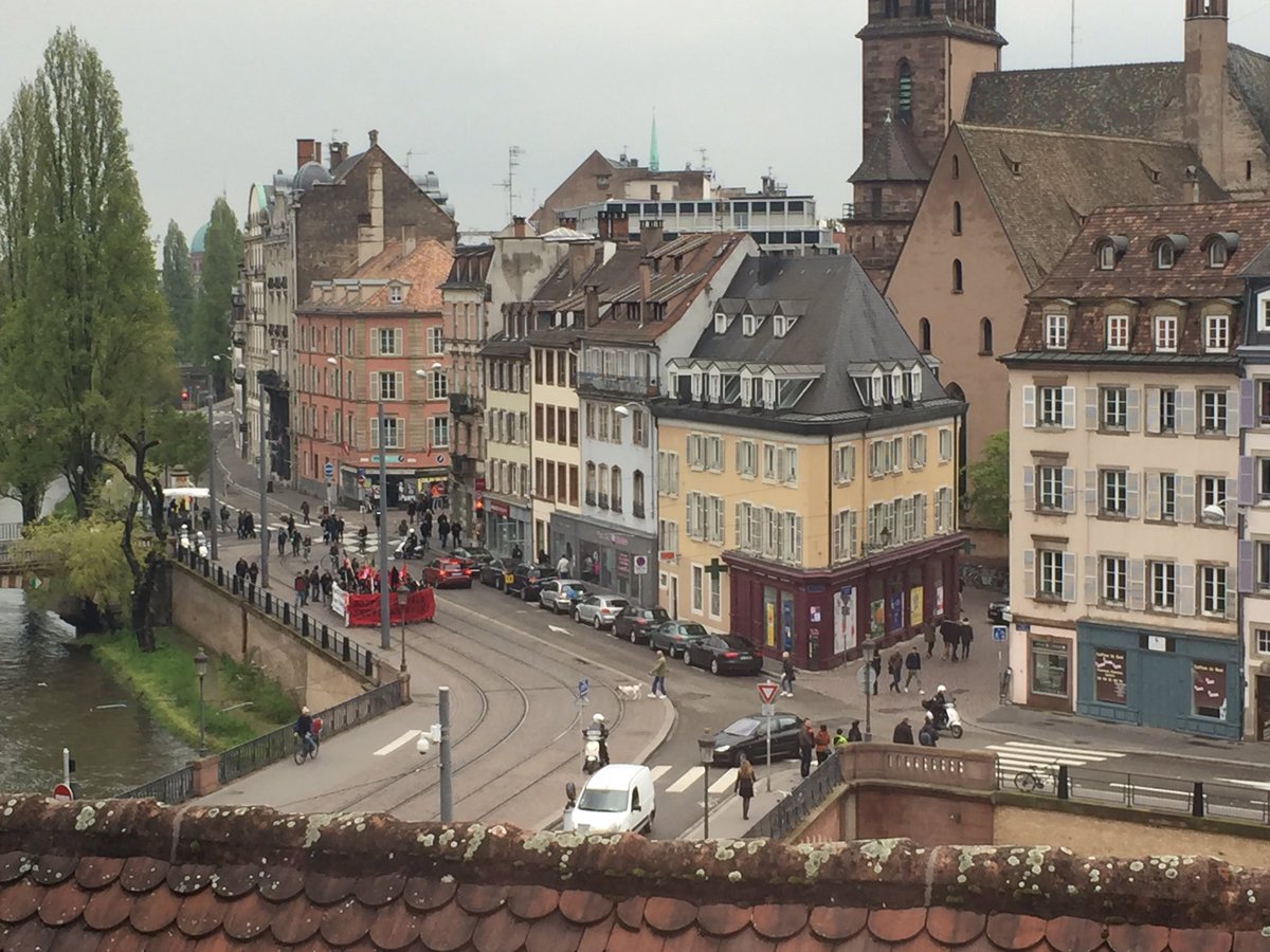 eric_erd's tweet photo. Manif de l'ultra-gauche à #strasbourg: 20 personnes...   #1ermai https://t.co/3QnO8vhgfE