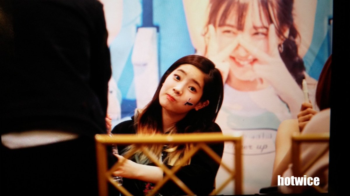 오늘 트와이스 팬싸인회에서 다현이의 팬서비스 | 인스티즈