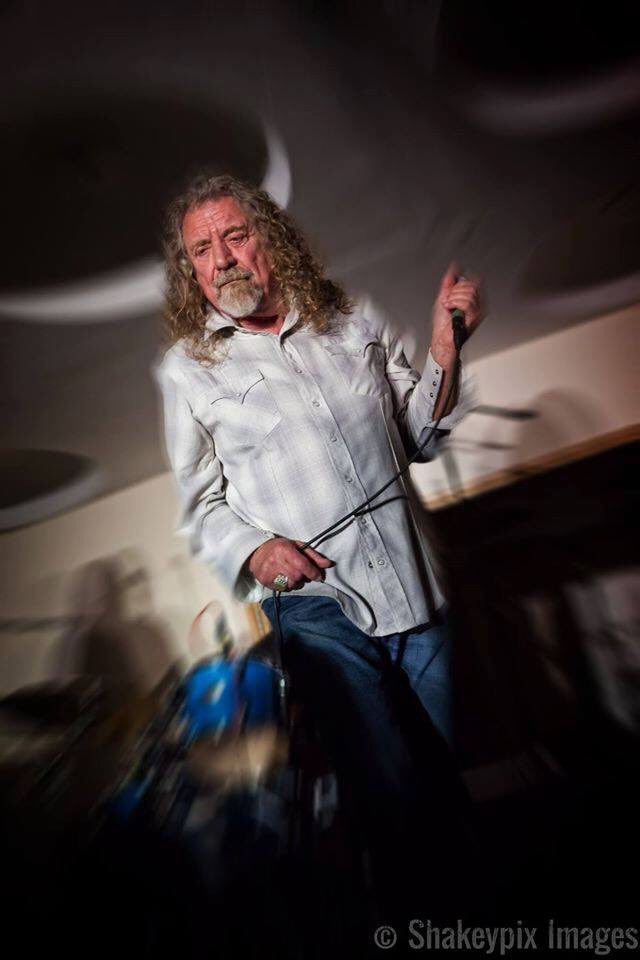 HfdLeftBank's tweet photo. #RobertPlant  #LedZepplin join @deborahbonham on stage international photographer . Copyright #RichardShakespeare. https://t.co/FXtfUgdRQM