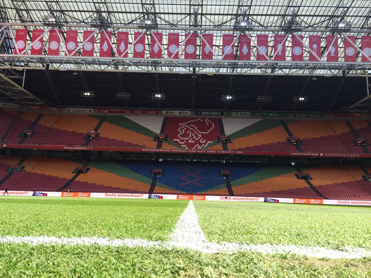 Heerlijk voetbalweer! 🌞 #ajatwe #wijzijnajax