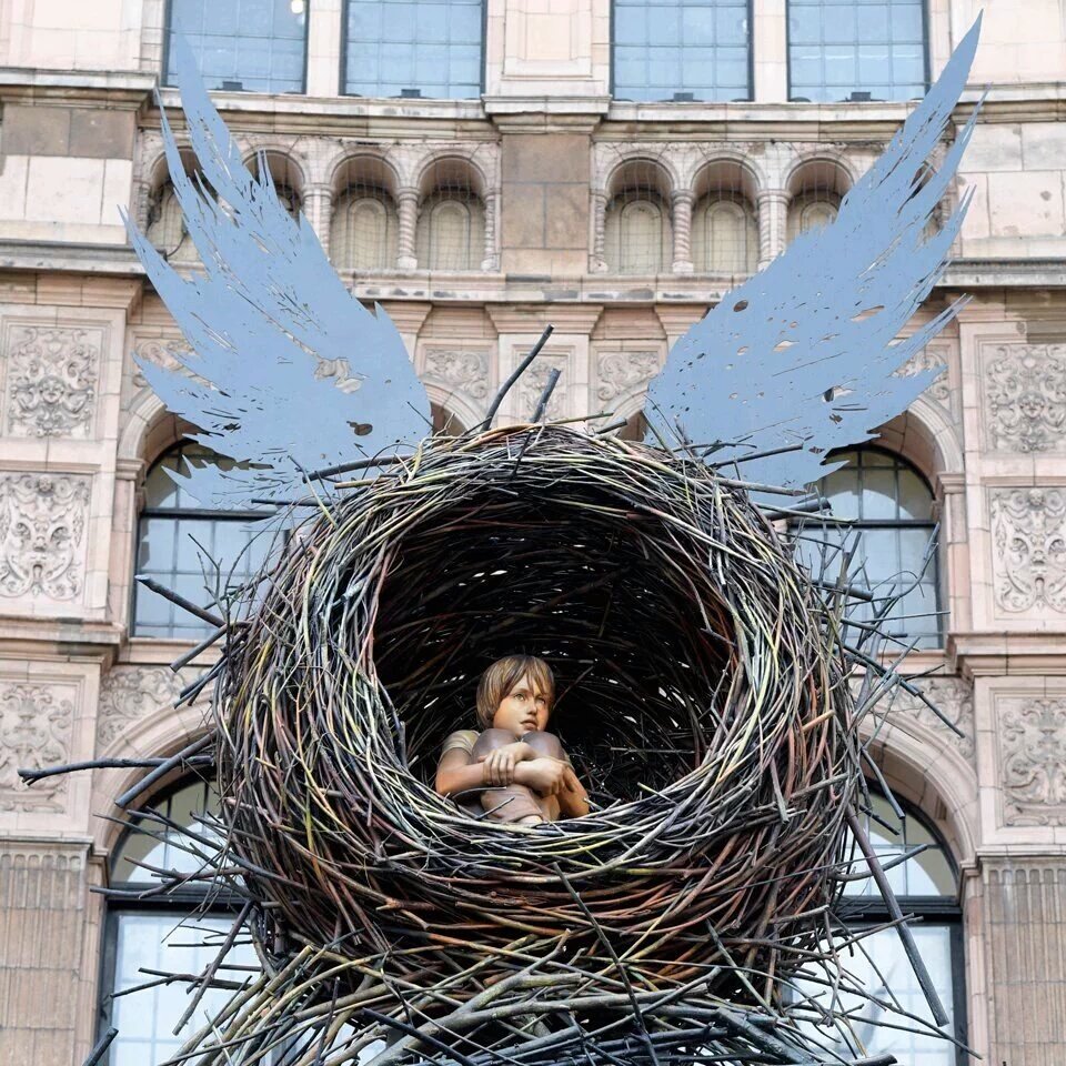 iElProfeta's tweet photo. Increíble la fachada del teatro donde llegará "Harry Potter and the Cursed Child". https://t.co/PTGAhARQfu