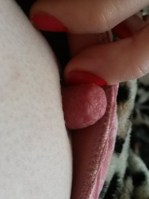 Yes, my nipple really is this big! Who wants to see it on cam? @thesexpedition @CAMabisSociety @cammodellisting<a href="/tag/asswednesday"class="tags"><span>#asswednesday</span></a><a href="/tag/curvybottom"class="tags"><span>#curvybottom</span></a>