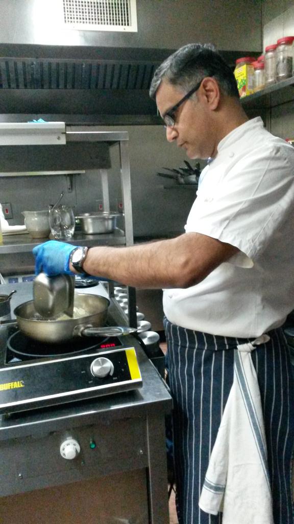 VinoColin's tweet photo. Great morning with Michelin starred @atulkochhar learning how to cook Indian food. Hopefully I can replicate at home https://t.co/4jCS10DgHI
