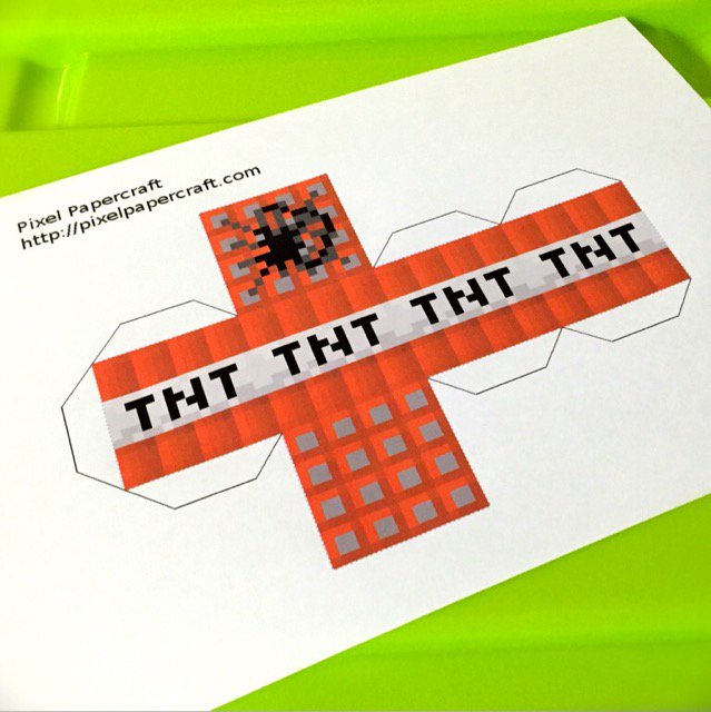 Ni Lab 紙箱に貼ろうかと マインクラフトの Tnt 画像を探してたら ペーパクラフト見つけた これでtntサイコロを作ればいいかな Papercraft Tnt T Co U0d3ucbpmz T Co 3ojozej1vs Twitter