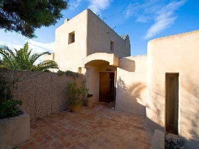 adaneinspain's tweet photo. Find hotels &amp; holiday rentals on the island of Formentera
https://t.co/SpqvfY8HLn https://t.co/zXRLmll2WY