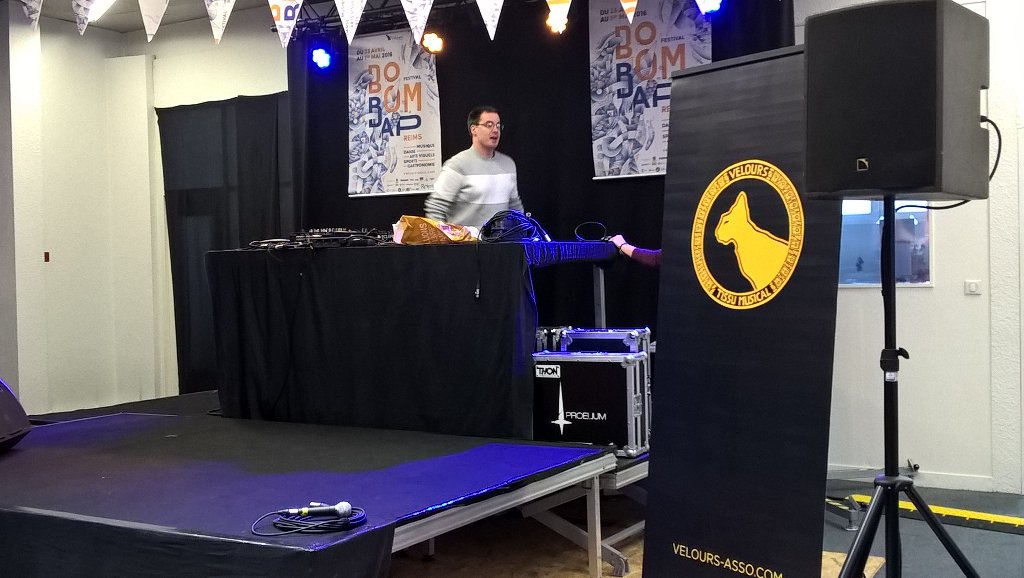 VeloursProd's tweet photo. @djdownlow en pleine préparation avant son #set à la #BoomBase #BoomBap16 On vous attend :) https://t.co/SiABOPUiCd