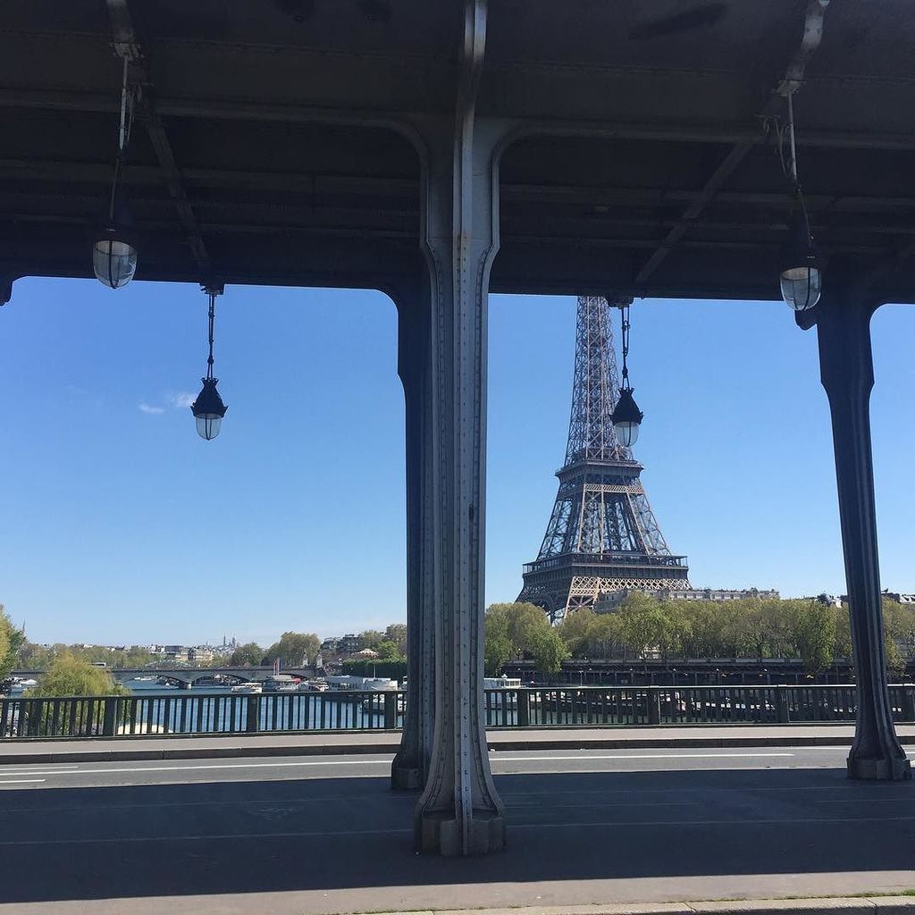 PicsFromEiffel's tweet image. Sunday&apos;s in Paris #nofilter #finallysunny #eiffeltowerviews 🇫🇷🇫🇷 by missladybobo ift.tt/1Tn8n0Y