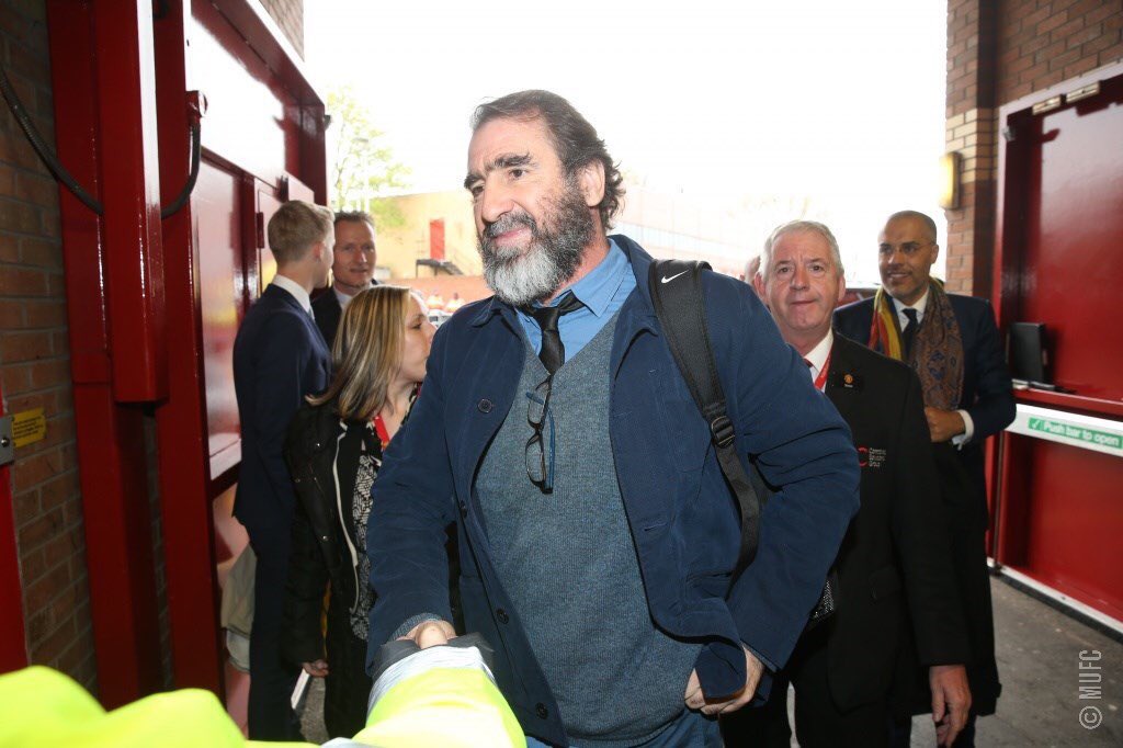FloraMoussy's tweet photo. Someone is at Old Trafford today ! #Cantona #MUFC https://t.co/1BURswAq5M