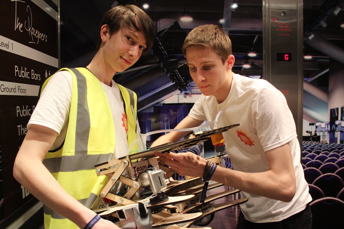 TeamTechNoLogic's tweet image. Lift maintenance #srobo #TNL