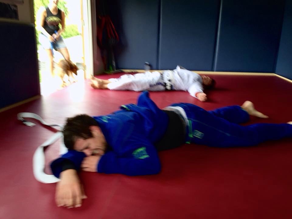 josh84jones's tweet photo. Nothing left after rolling #bjj #bjjeveryday #monkeyjits #JiuJitsu #martialarts #rolling #flowastheway #whitebelts https://t.co/ne9c6JoQWM