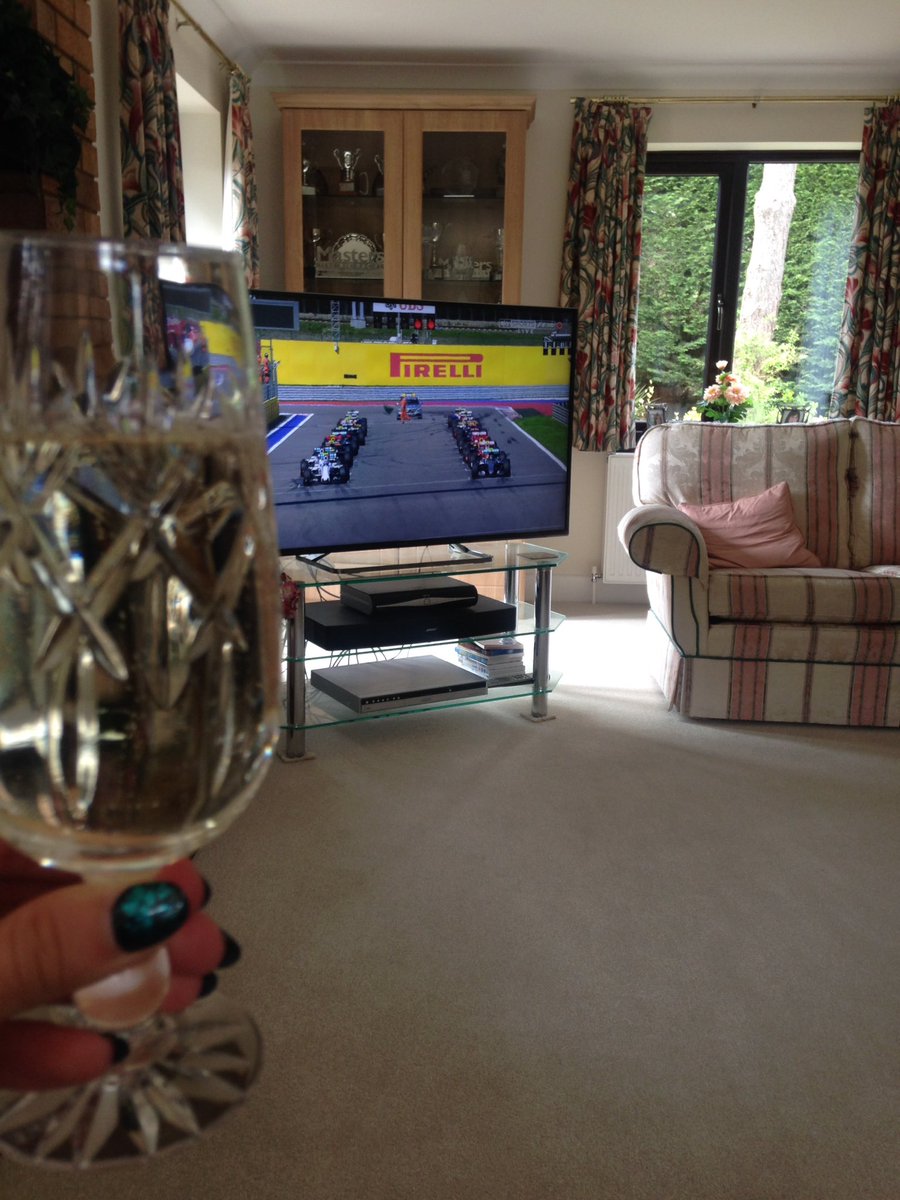 sophie_coombs's tweet photo. Fizz at the ready to cheer @JolyonPalmer on! #anyexcuse #f1 #dramaticstart https://t.co/PZSx3IT85F