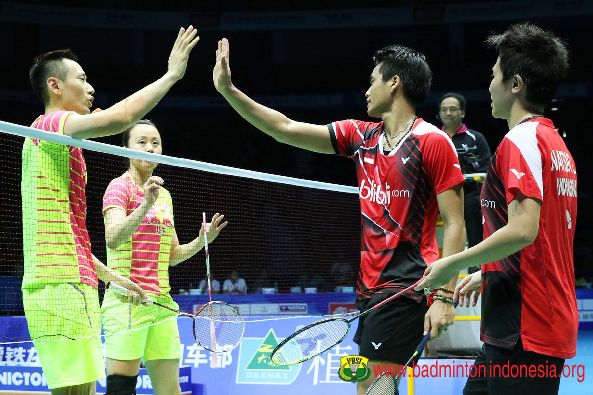 Liliyana Natsir, Tontowi Ahmad, Zhao Yunlei dan Zhang Nan usai bertanding. #BAC2016