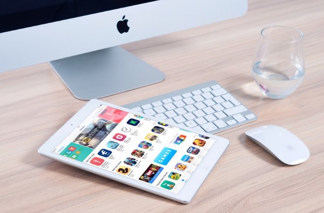 buffer's tweet image. So…is that good? 🤔 The complete beginner’s guide to benchmarking on social media. buff.ly/1pQhvDr