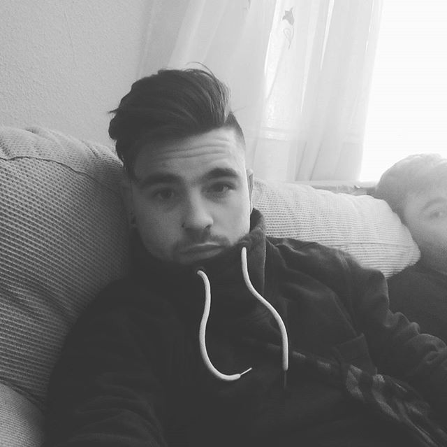 heeweew's tweet image. gon_pedrosaCareto que se queda después de 5 días de festival... 😴😴 #muerteydestruccion #viñarock #vr2016 #filtrobla